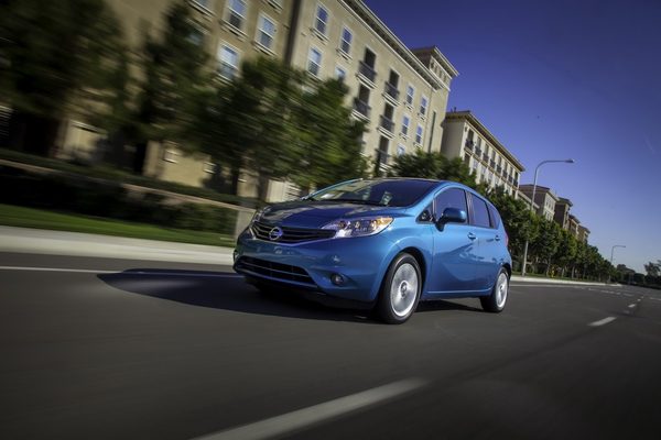 Nissan  Versa Note  13 990 